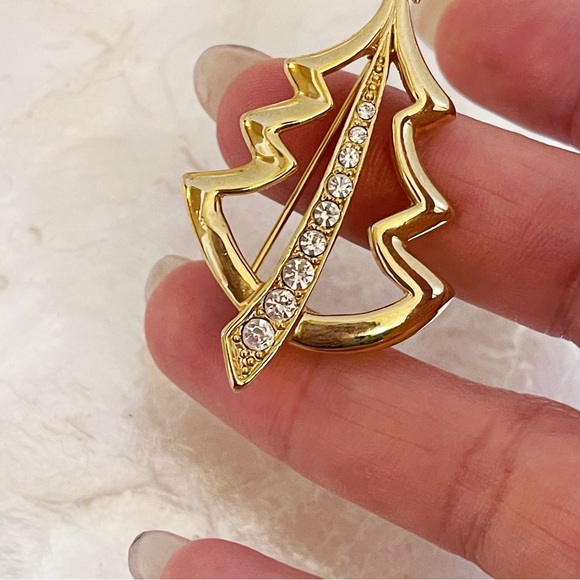 Vintage Modern Gold Tone Crystal Christmas Tree Brooch - Picture 4 of 9